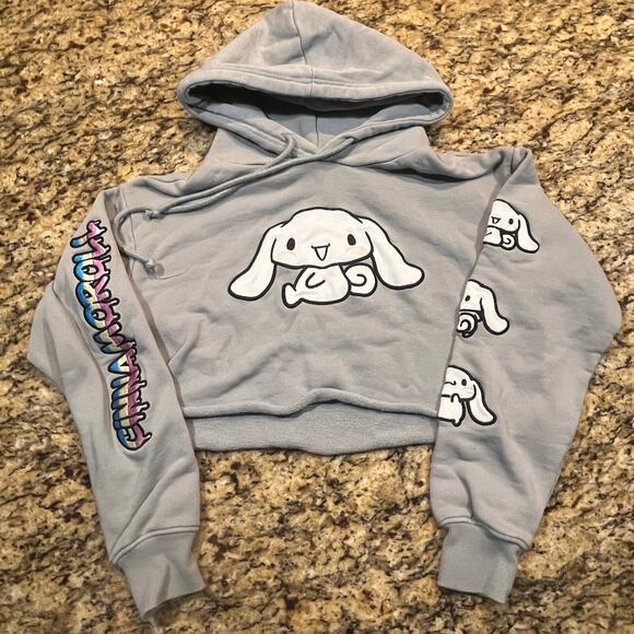 Hello Kitty Forever 21 Women XS Grey Pullover Hooded Cropped Sweater Cinnamoroll - Picture 2 of 5